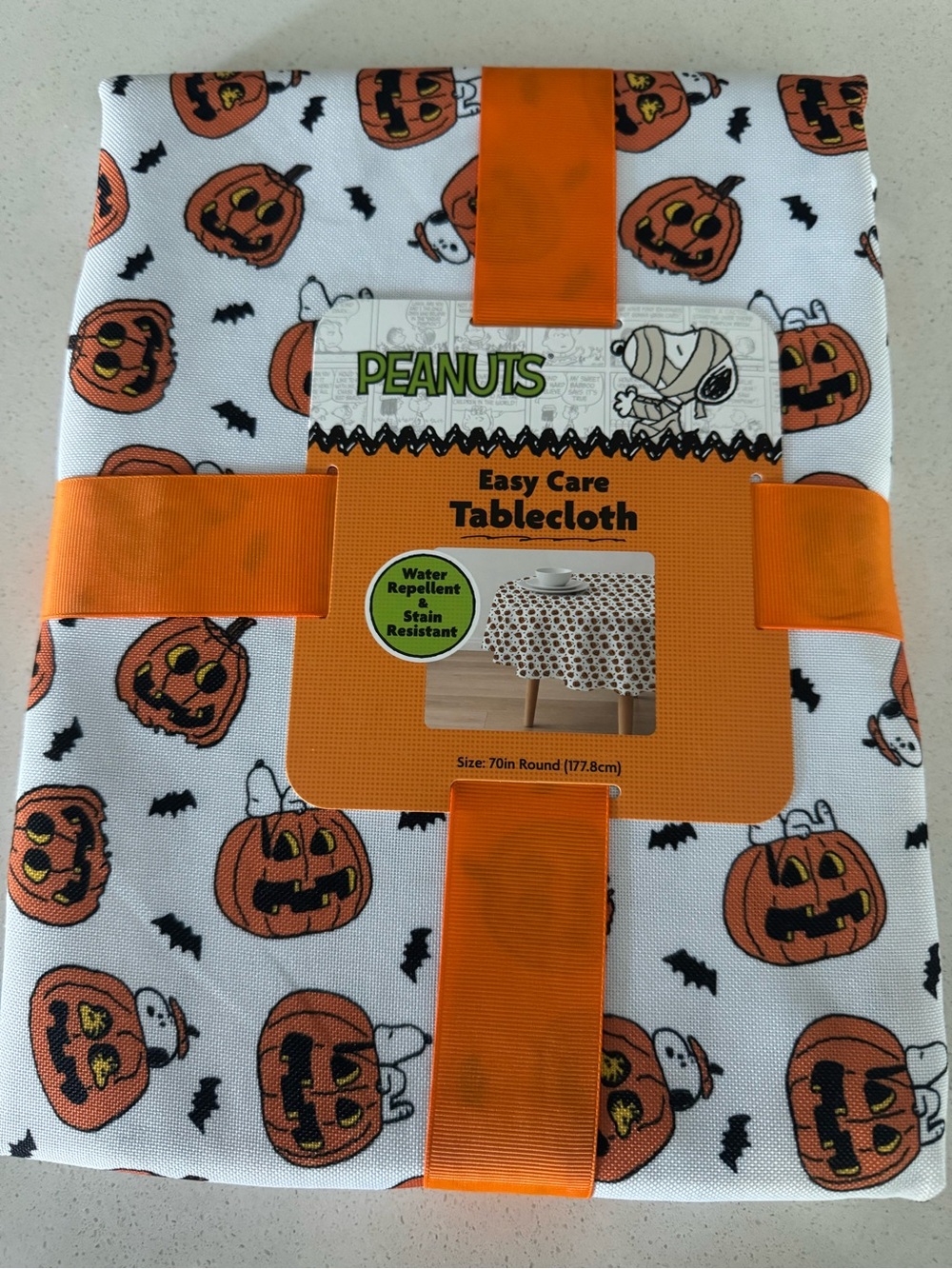 Halloween Peanuts Snoopy Pumkin round 70” table cloth White & Orange